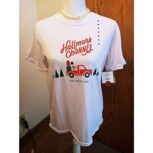 Official Hallmark Channel "Oh What Fun" NWT Women's T Shirt Christmas-Medium
